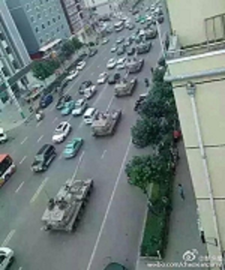 8月21日、延辺朝鮮族自治州を通過する戦車の列　（ネット写真）