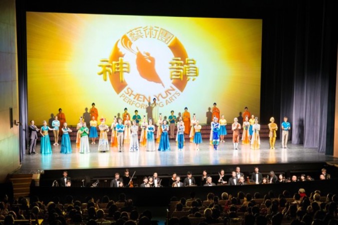 早くから完売となった台湾芸術大学での神韻公演、18日夜(陳柏州撮影)