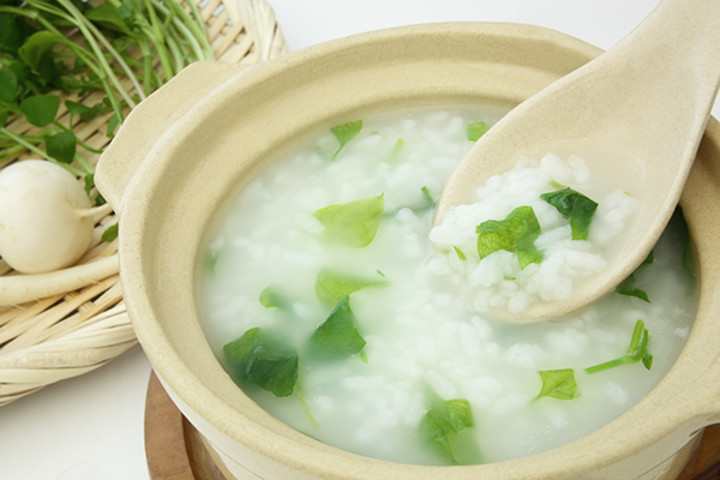よく煮込んだお粥の煮汁が肺を守る(Shutterstock)