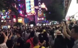 中国上海繁華街で市民らが抗議活動、住宅政策に不満（ネット写真）