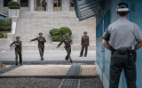 朝鮮半島の南北国境警備兵（AFP/Getty Images）