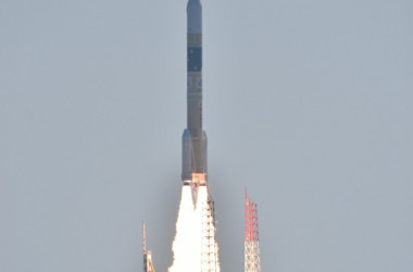 事実上の偵察衛星である光学6号機を搭載した、日本の主力大型ロケットH2Aは、2月27日、鹿児島県の種子島宇宙センターから打ち上げられた。政府は、衛星が軌道に乗り、プロジェクトの成功を発表した(NASA)