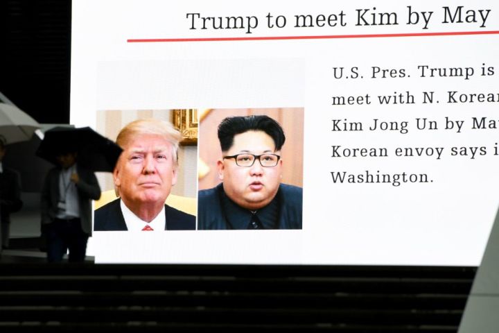 トランプ大統領と金正恩委員長との首脳会談は6月にシンガポールで行われる予定だったが、5月16日深夜、北朝鮮の国営通信は、米韓軍事演習を理由に中止をほのめかした（TOSHIFUMI KITAMURA/AFP/Getty Images）