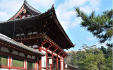 奈良、東大寺中門（重要文化財）、東大寺をはじめとする奈良の数々の建築物は往時の唐の空気を私たちに伝えてくれる
