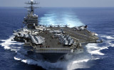 2009年3月15日、ニミッツ（Nimitz）級の原子力空母カール・ヴィンセンがインド洋を航海（Petty Officer 2nd Class Dusty Howell/US Navy/Getty Images）
