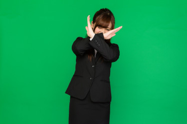 厚生労働省は、指定薬物として新たに4物資を指定(モデル:河村友歌)