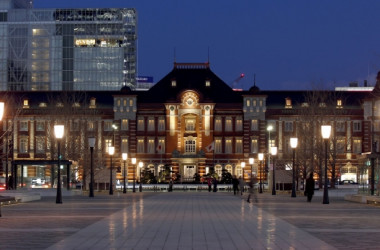 イベント会場は、駅舎中央最上階に位置するゲストラウンジ〈アトリウム〉(日本ホテル株式会社)