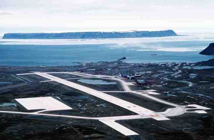 グリーンランドに3空港開発　デンマーク政府、中国企業の排除示唆