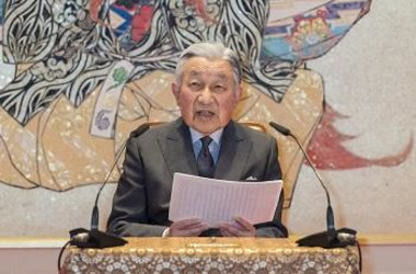 天皇陛下はご在位中最後となる誕生日と一年を振り返る会見に臨まれた。30年間に渡る「天皇としての旅を終える」と表現し、皇后陛下と国民への思いを語られた(宮内庁)