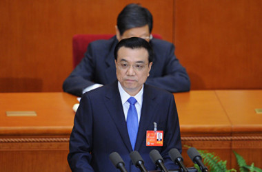中国の李克強首相は7月23日、各地方政府に対して倹約するよう求めた（WANG ZHAO/AFP/Getty Images）