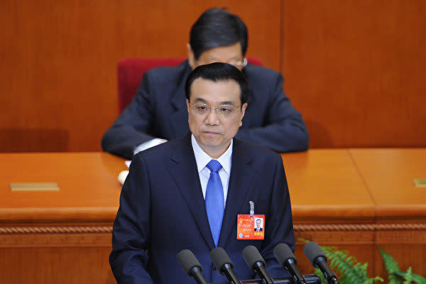 中国の李克強首相はこのほど行われた国務院常務会議において、今後「苦しい生活を送る心構えを打ち立てよう」と述べた（WANG ZHAO/AFP/Getty Images）