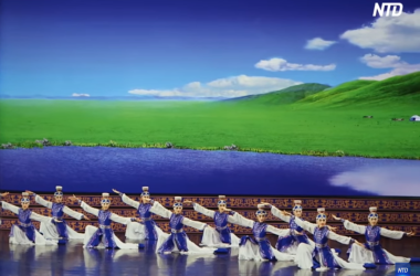 中国文化に関心のあるパリの作家は神韻からインスピレーションを得た(NTD)