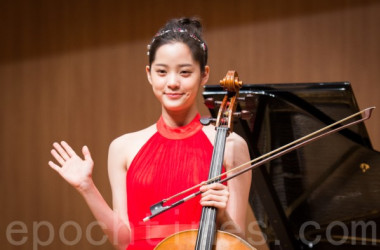 台湾出身のチェロ奏者で女優の欧陽娜娜(陳可仁/大紀元)