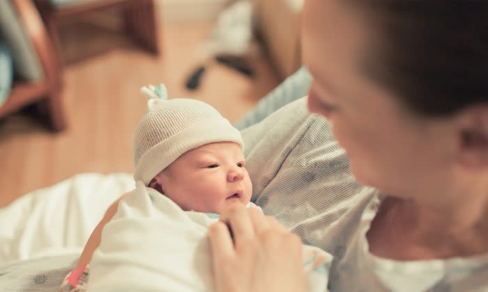 産まれたばかりの赤ん坊は自分の子ではない Dna検査が母親の直感を証明した