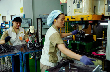 中国国家統計局が発表した8月経済指標は、中国経済が一段と減速したのを浮き彫りにした（STR/AFP/Getty Images）