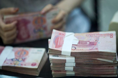 10月29日と11月6日、中国河南省と遼寧省の地方銀行で取り付け騒ぎが起きた（Getty Images）
