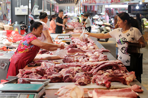 2019年8月22日、中国安徽省淮北市にある生鮮食品市場の豚肉販売ブース（Getty Images）