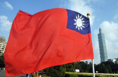 中国の脅しにインドのネットユーザー 台湾国旗に いいね で反撃