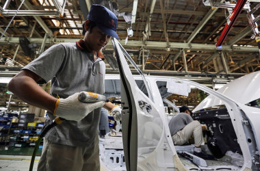 経済産業省の発表によると、「サプライチェーン対策のための国内投資促進事業費補助金」第2弾公募で1670件の1兆7640億円の応募が集まった(Getty Images)