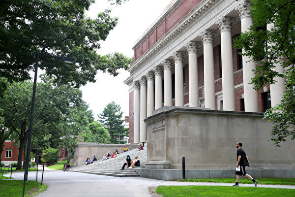 写真はハーバード大学のキャンパス(Maddie Meyer/Getty Images)