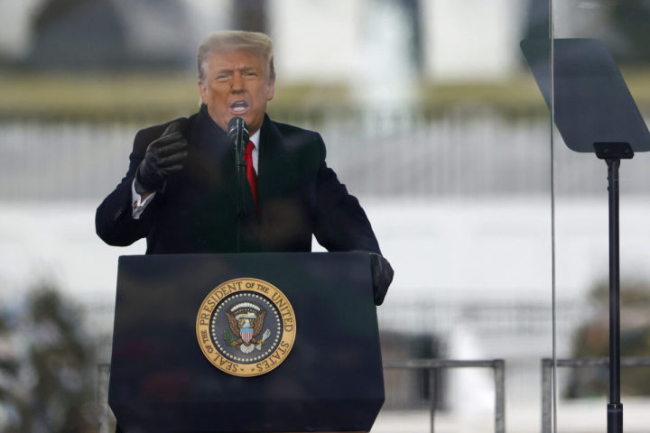 2021年1月6日、ワシントンで行われた「ストップ・ザ・スティール」集会で演説するトランプ大統領（Tasos Katopodis/Getty Images）