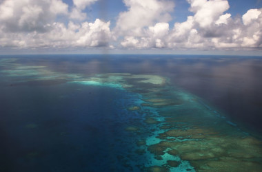 南シナ海のミスチーフ礁。2017年撮影（TED ALJIBE/AFP via Getty Images）
