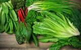 濃緑色野菜にはカルシウム、カリウム、マグネシウム等のミネラルが多く含まれます。（Shutterstock）