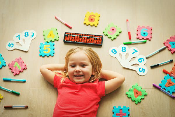 米フロリダ州に住む11歳のサナ・ハーマスは、自閉症でありながら、ずば抜けた暗算の能力により、ギネス世界記録を達成した。(写真は本人ではありません)(Shutterstock)