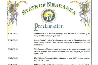 米国ネブラスカ州のピート・リケッツ(Pete Ricketts)知事は、7月を「共産主義による犠牲者の追悼月間」と定めた。その宣言書スクリーンショット(ネブラスカ州)