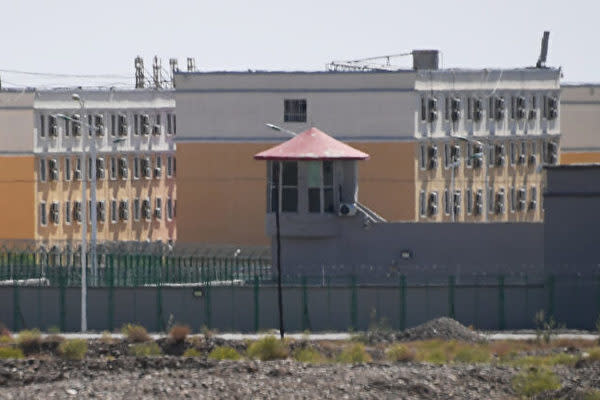 新疆ウイグル自治区にある再教育キャンプ。2019年6月2日撮影(Greg Baker/AFP via Getty Images)