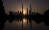 上海市浦東新区陸家嘴金融貿易区。2016年11月11日撮影（JOHANNES EISELE/AFP via Getty Images）
