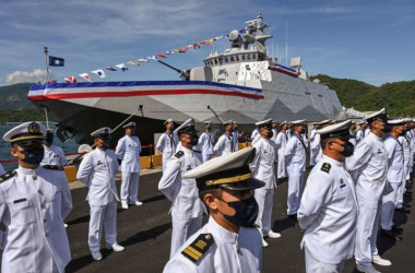 9月9日、宜蘭で行われた巡視船「塔江」の落成式で台湾海軍の兵士たち(Photo by SAM YEH/AFP via Getty Images)