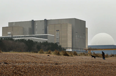 英国のサイズウェルB原子力発電所(Oli Scarff/Getty Images)