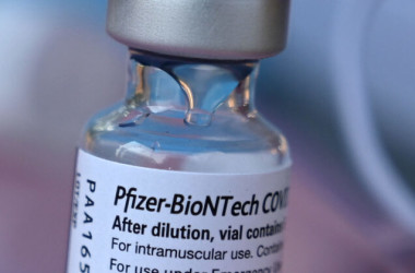 2021年8月23日、米ファイザー社の新型コロナウイルスワクチン（Robyn Beck/AFP via Getty Images）