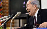 2016年4月11日、広島で開催されたG7外相会合と平和記念公園訪問後の記者会見で、被団協の坪井直氏がコメントした（TOSHIFUMI KITAMURA/AFP via Getty Images）
