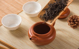 紅茶を飲むことはイギリス文化に欠かせないものとなっていますが、イギリス人の紅茶好きはブラガンサのキャサリン妃の影響を受けているという事実はあまり知られていません（Shutterstock）