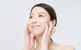 顔の「むくみ」を取る5つの秘技を、漢方医師がご紹介します。（Shutterstock）