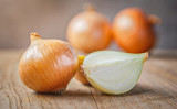酢タマネギは高血圧対策に良くさまざまな治療効果があります。 （Shutterstock）