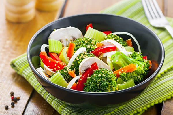 毎日、野菜を多くとる食生活によって、代謝率を上げることができます（Shutterstock）