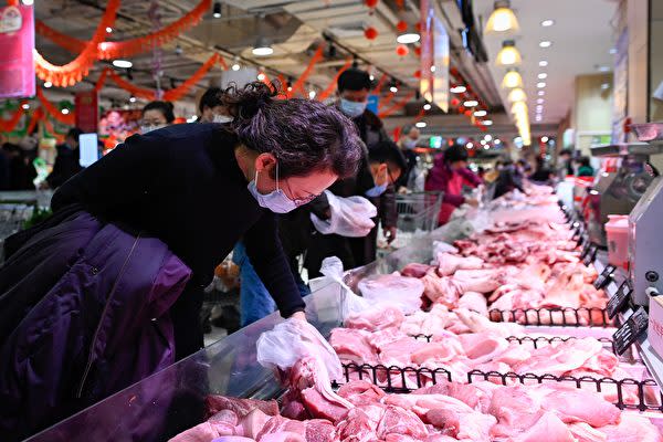 2021年5月31日、中国武漢市のスーパーの豚肉売り場（Getty Images）