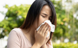オミクロン株に感染した場合、その初期に見られる5つの症状は、普通の風邪によく似ています。（Shutterstock）