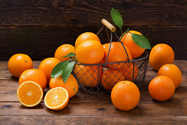 みずみずしい橙（橙子）は、果肉だけでなく皮も食べる価値があります。（Shutterstock）