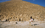 写真はクフ王のピラミッドです。（貝 / PIXTA）