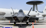 ロッキード・マーティン社とボーイング社が共同開発したF-22ステルス戦闘機。2019年11月18日撮影　（Karim Sahib/AFP via Getty Images）