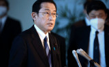 国家安全保障会議後に記者団の取材に応じる岸田首相 （Photo by STR/JIJI PRESS/AFP via Getty Images）