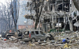 2022年3月3日、ロシア軍はウクライナ・ハリコフの住宅地に対して大規模な爆撃を行った（SERGEY BOBOK/AFP via Getty Images）
