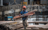 不動産の低迷が中国に衝撃を与えるリスクが高まっている/ AFP / Johannes EISELE （Photo credit should read JOHANNES EISELE/AFP via Getty Images）